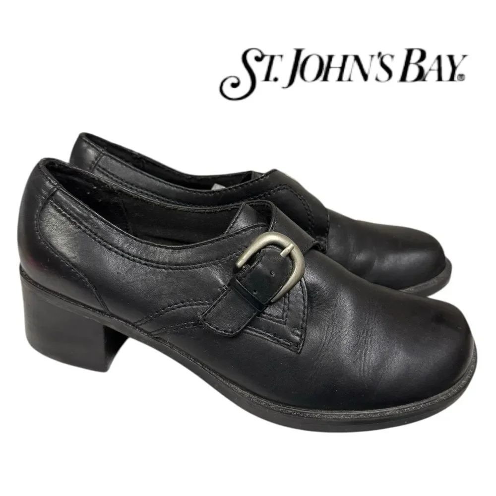 St. John's Bay Women's Black Leather Silver Buckle Heeled Shoes 7.5